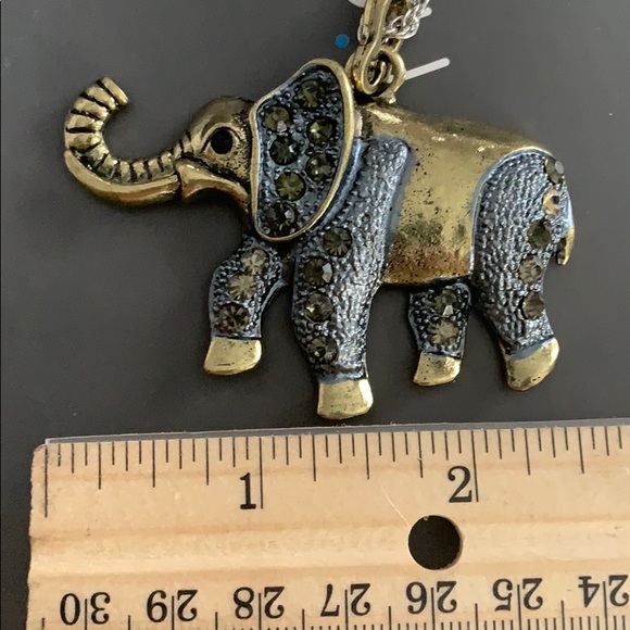 (L1) Lucky Elephant Necklace - Picture 2 of 3